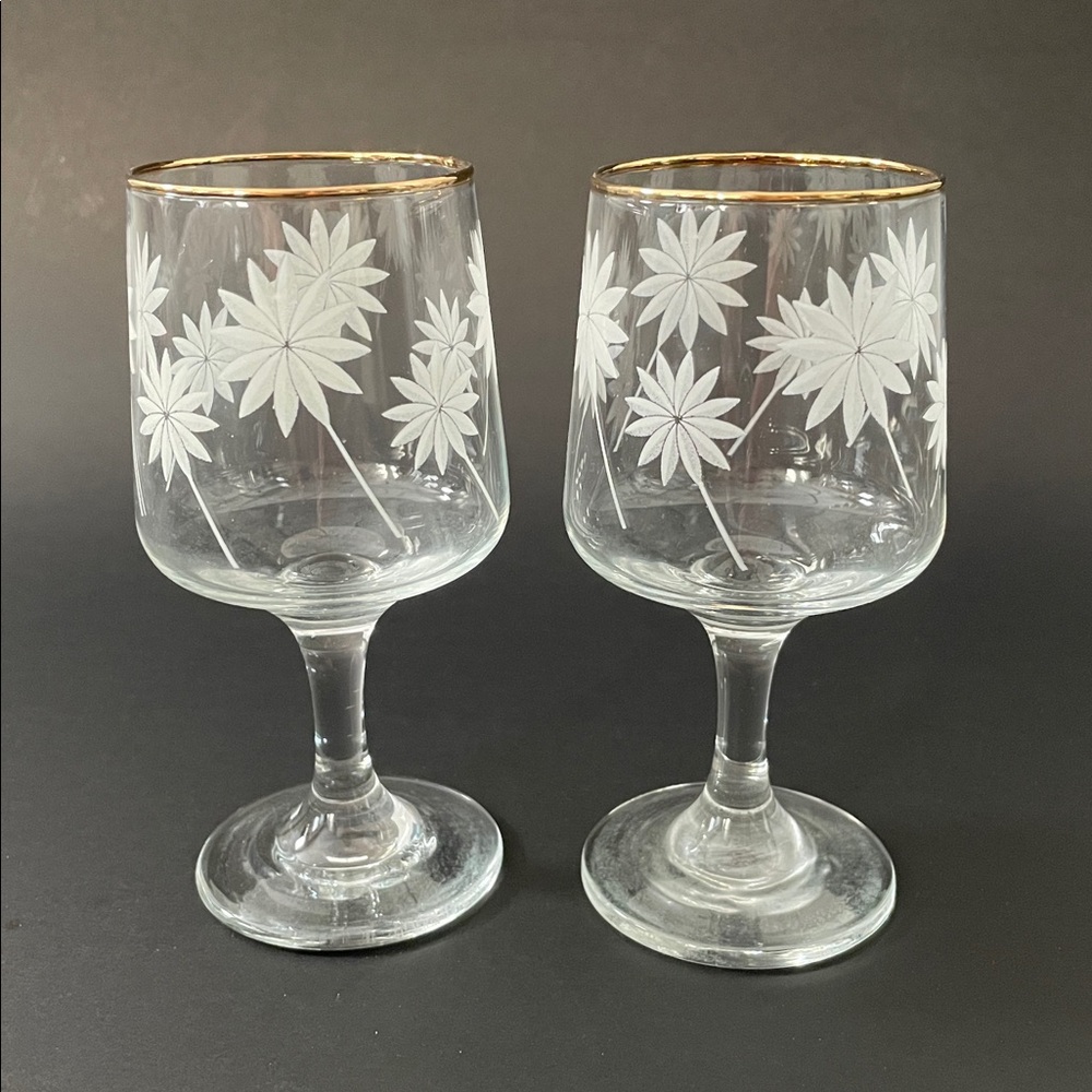 VINTAGE MID-CENTURY MODERN Gold Rimmed Etched Stemmed Glass Set Retro  Sleek